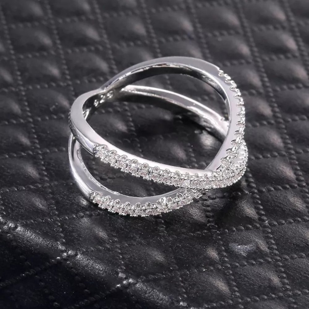New CROSS Band Infinity pave White Sapphire Ring - Picture 7 of 7